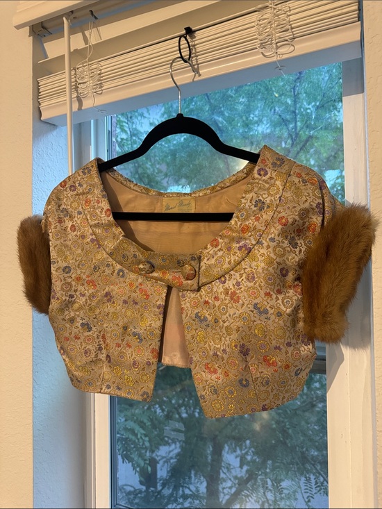 Vintage Jackets & Blazers - Vintage 1950s floral brocade cropped jacket features a metallic gold and pastel
